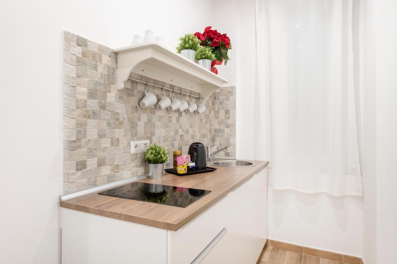 Black Colosseo Guest house