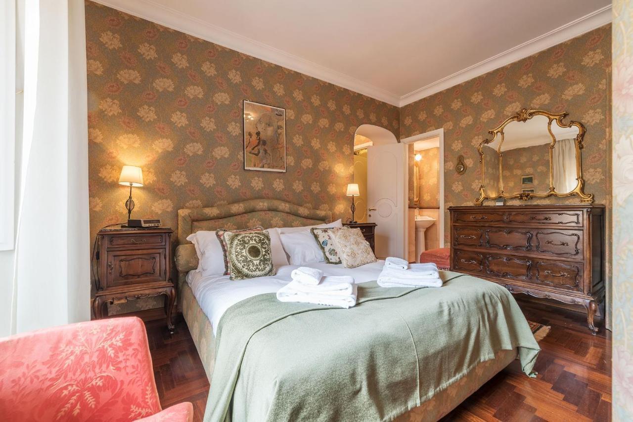 Apartment Quiet And Classic On Two Floors, By Trevi Fountain - Fromhometorome *