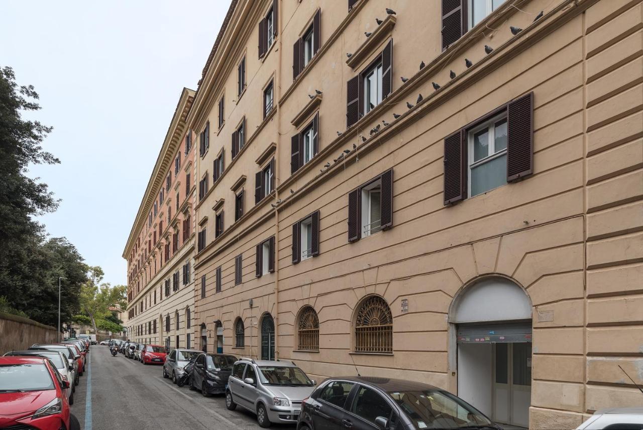 Ad Un Passo Da Borghese * Rome