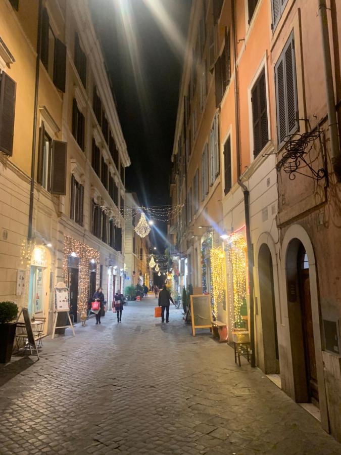 Spanish Steps Corner Apartment Rome