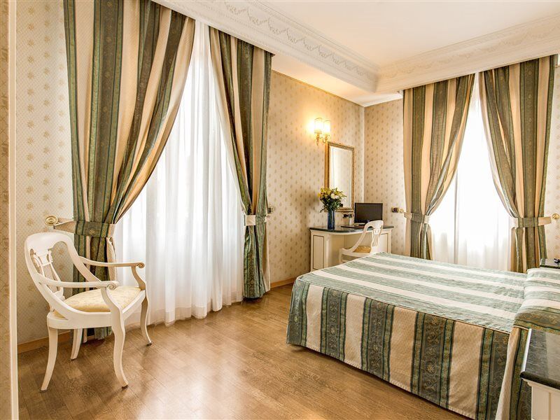 La Lumiere Di Piazza Di Spagna 3* Roma