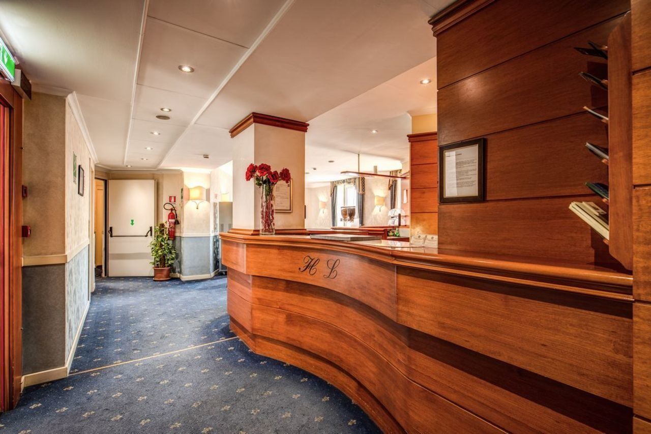 Laura Hotel 3*