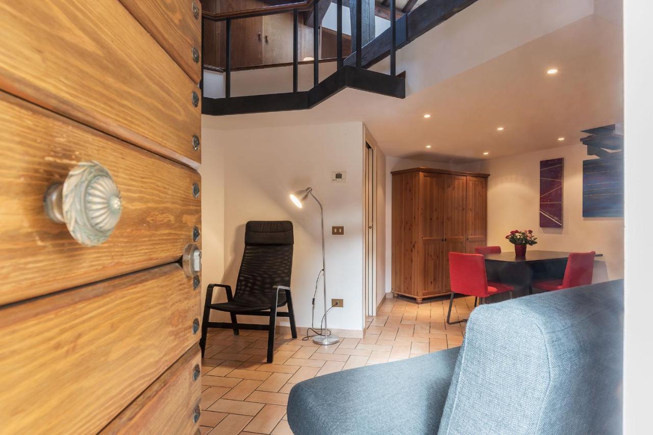 Apartment Amazing In Campo De Fiori - Fromhometorome