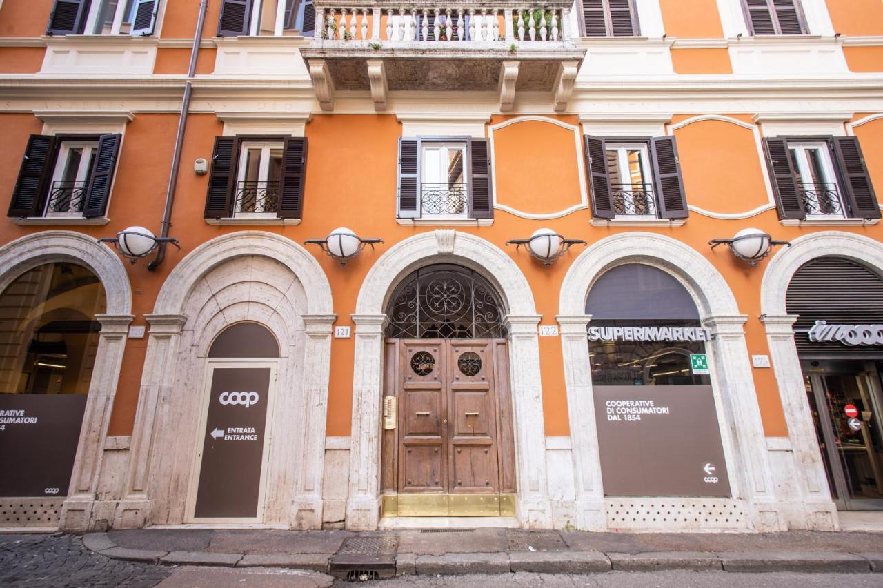 Trevi Fountain Superior 3 Bdr Apartment