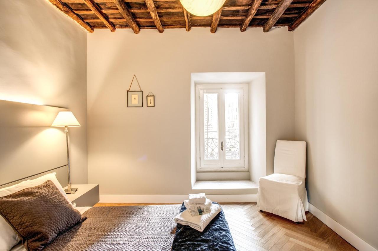 Apartment Trevi Fountain Superior 3 Bdr Rome