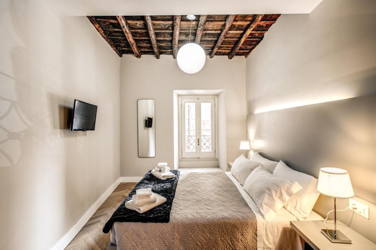 Apartment Trevi Fountain Superior 3 Bdr Rome