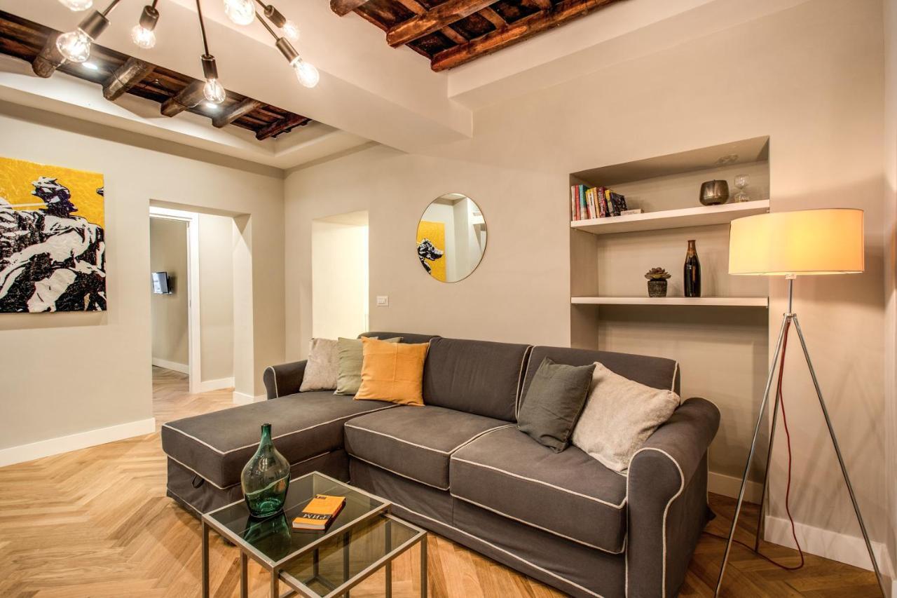 Apartment Trevi Fountain Superior 3 Bdr Rome