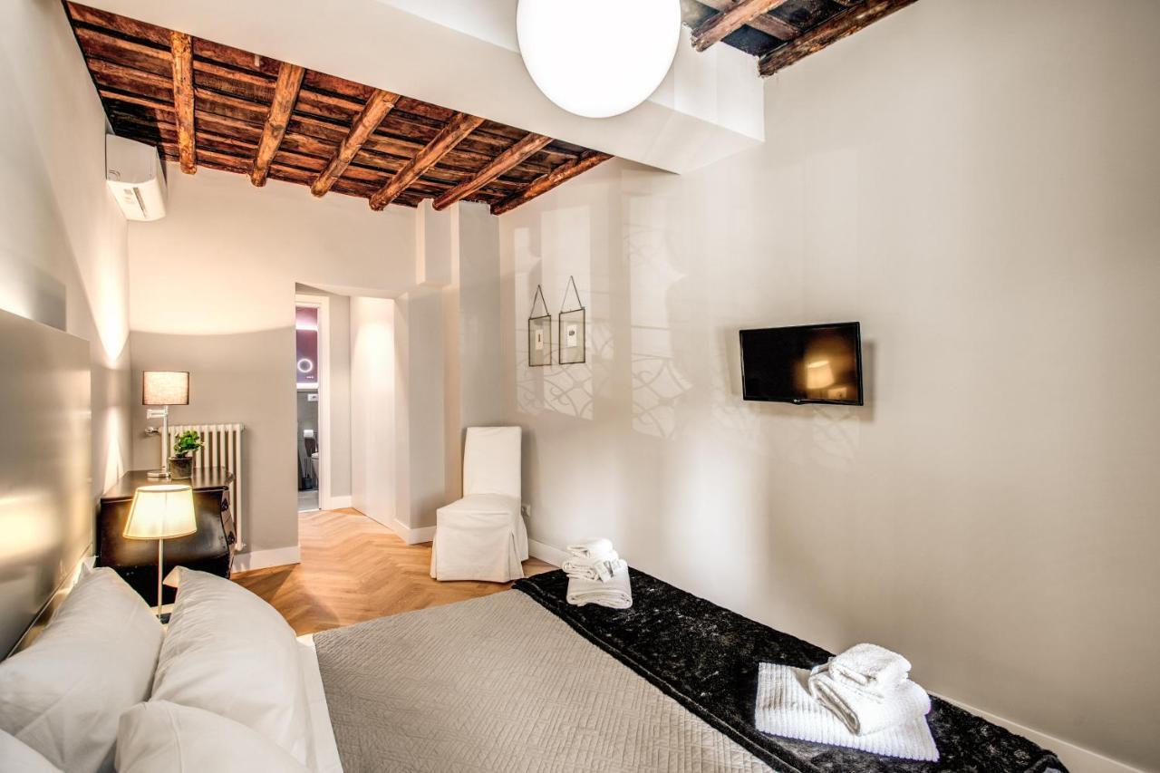 Trevi Fountain Superior 3 Bdr Apartment Rome