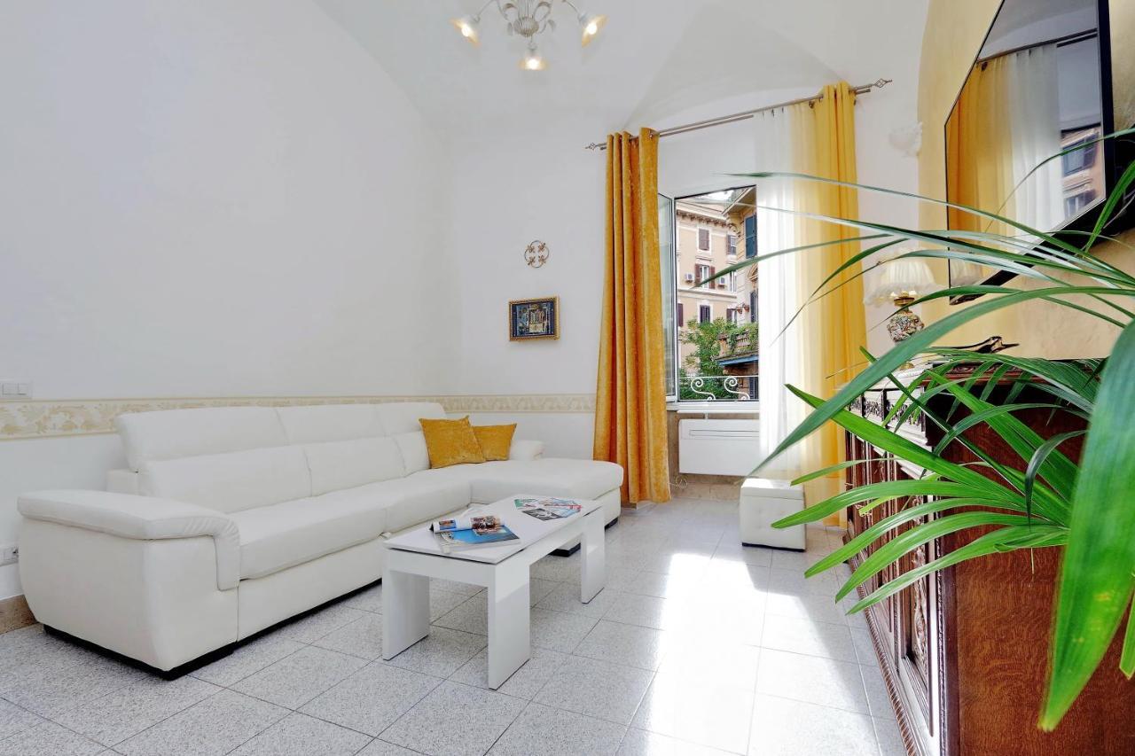 Gemma Domus Roma