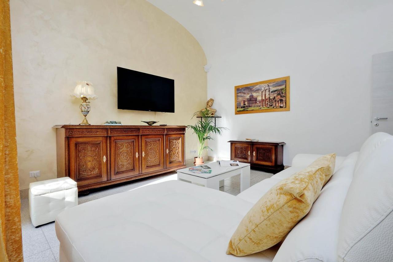 Gemma Domus * Roma