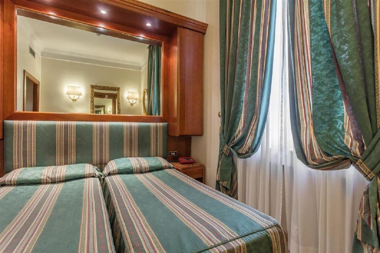 Raeli Luce Hotel