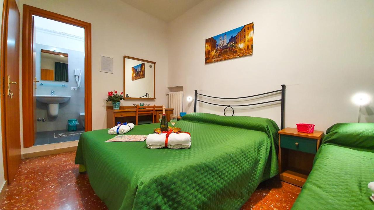 Affittacamere A Casa Simpatia - A Richiesta Parcheggio Gratuito ! 2*