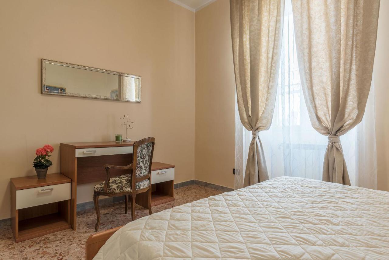 Stazione Termini & Castro Pretorio Flat Apartment *