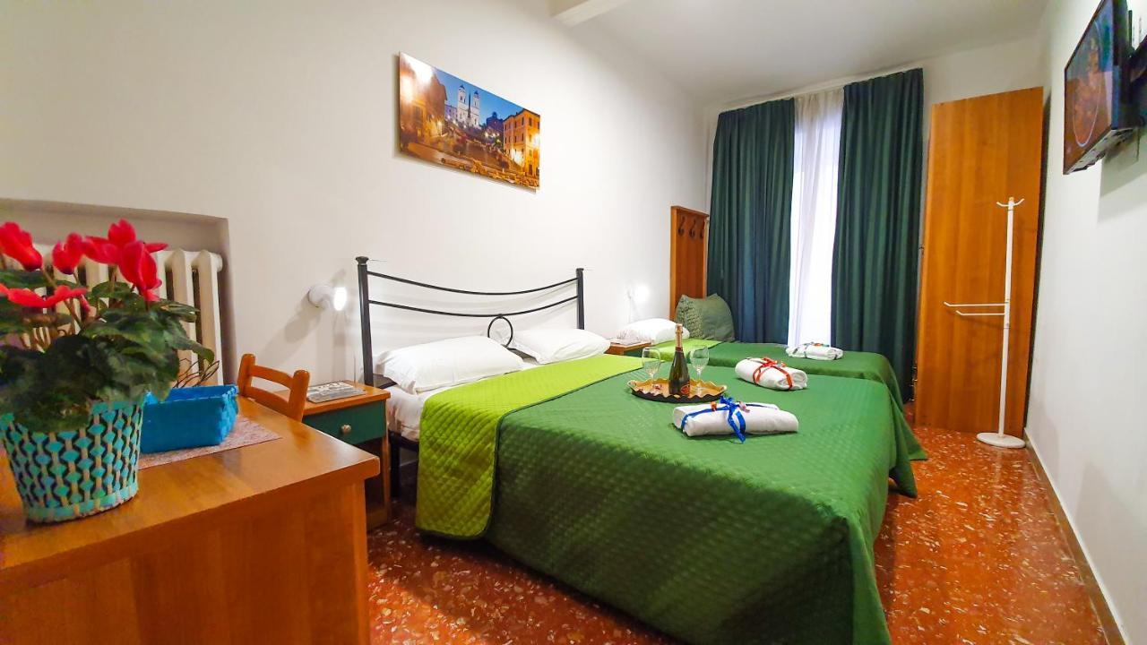 Affittacamere A Casa Simpatia - A Richiesta Parcheggio Gratuito ! Roma