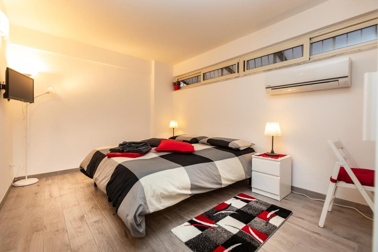 Sweet Station Apartment