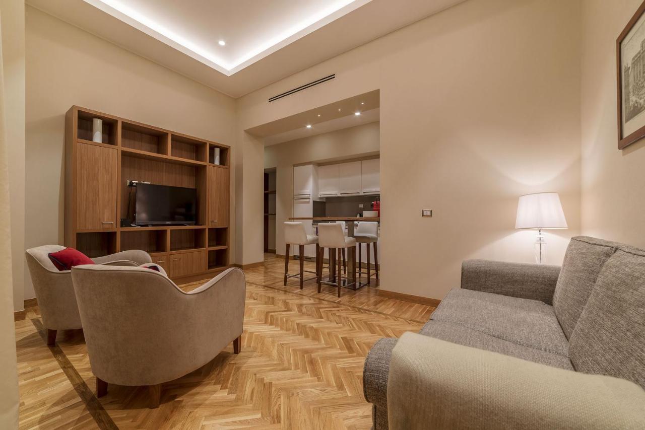 900 Lazio, Emilia & La Corte * Roma