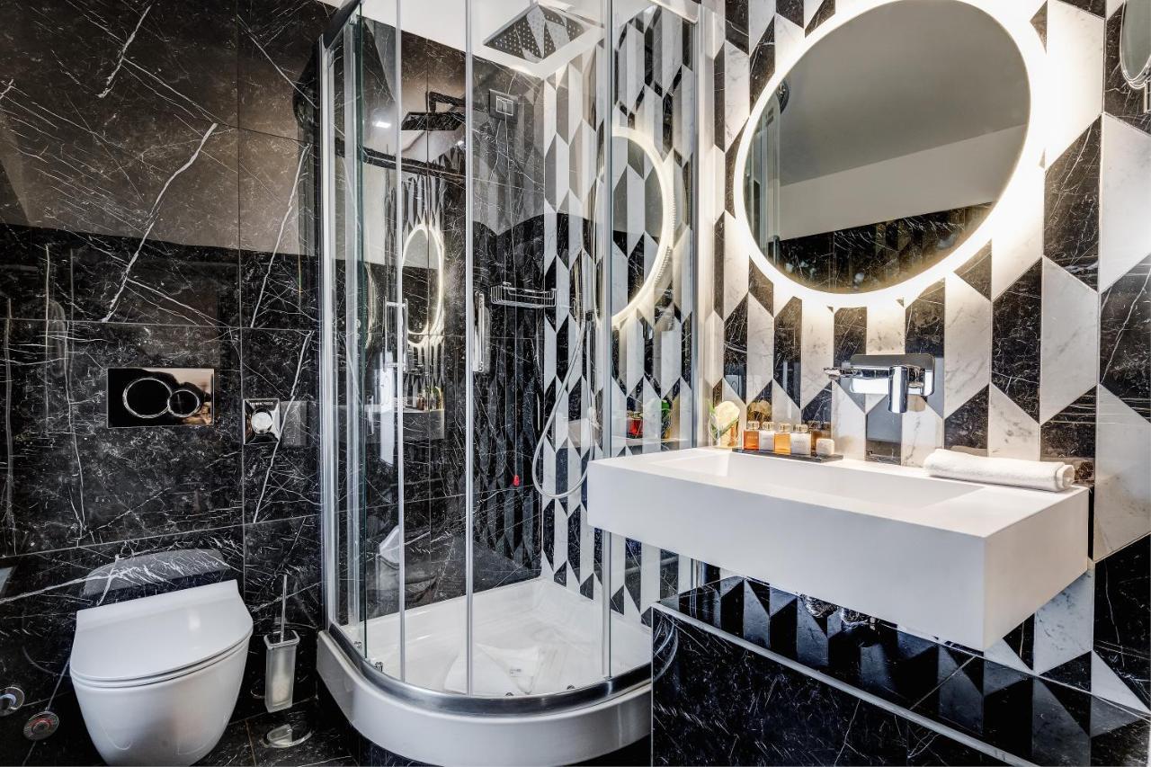 Dharma Boutique & 4* Roma