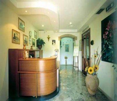 Hotel Domus Vitellia 2*