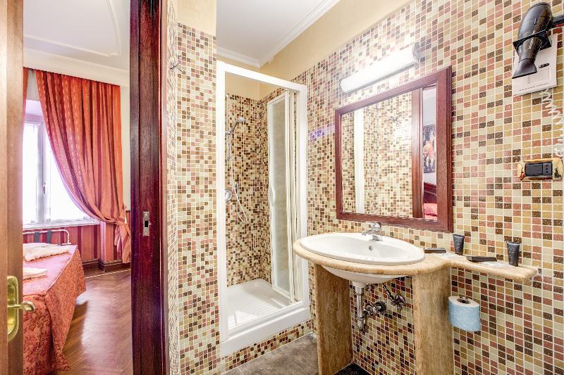 Hotel Invictus 3*