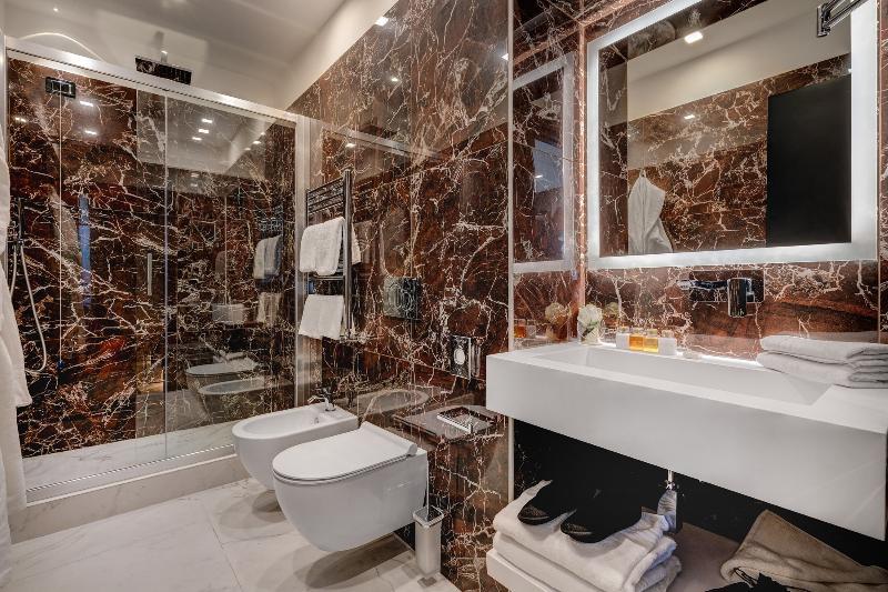 Dharma Boutique & 4* Roma