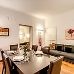 Holiday Apartment Bernini Near The Trevi Fountain - 4 Bedroom