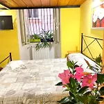 La Casa Verde Roma - Free Secure Parking If You Book 3 Nights