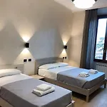 Romafullhouse Guesthouse
