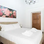 Italianway - Barberini Elegantia Apartments Roma