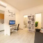 Smart Home - Trilocale Con Parcheggio Privato