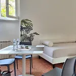 Bam Bam Tiburtina Guesthouse