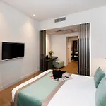 Hotel 77 Seventy-Seven Luxury Suites - Maison D\'Art Collection