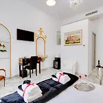 Queen Palace Suites