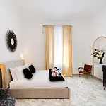 Queen Palace Suites