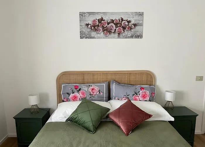 The Rose Apt