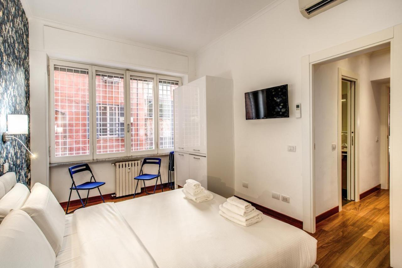 Bernini Near The Trevi Fountain - 4 Bedroom Apartment Rome