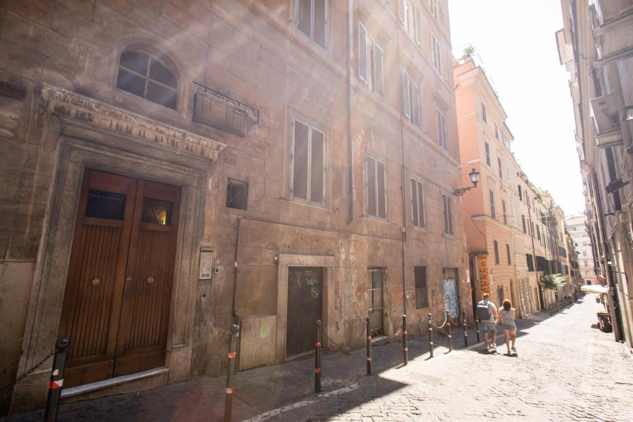 Bernini Near The Trevi Fountain - 4 Bedroom Rome