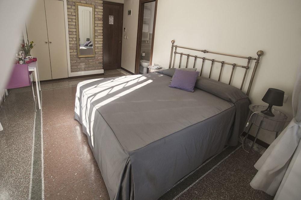 Maison Colosseo 3* Rome