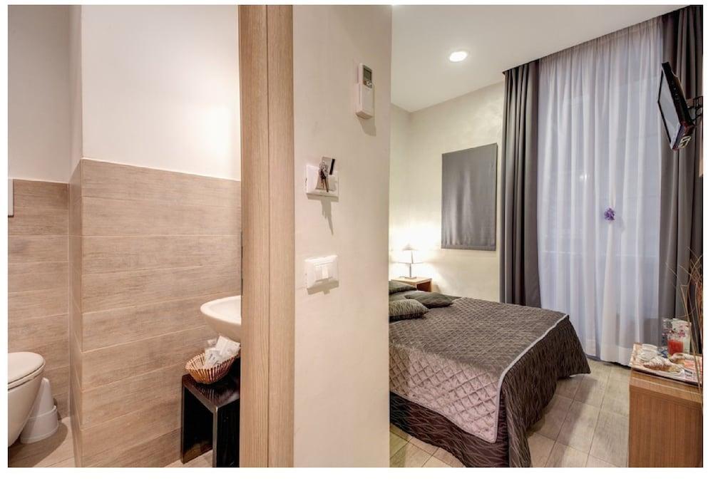 Collina 2* Rome