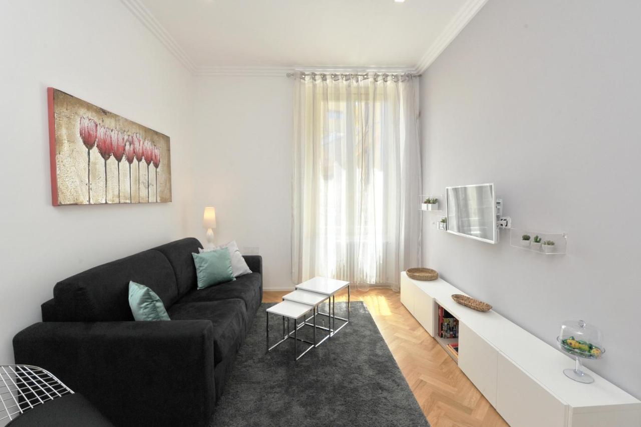 Apartment Crispi Modern Flat In The Historic Center Rome