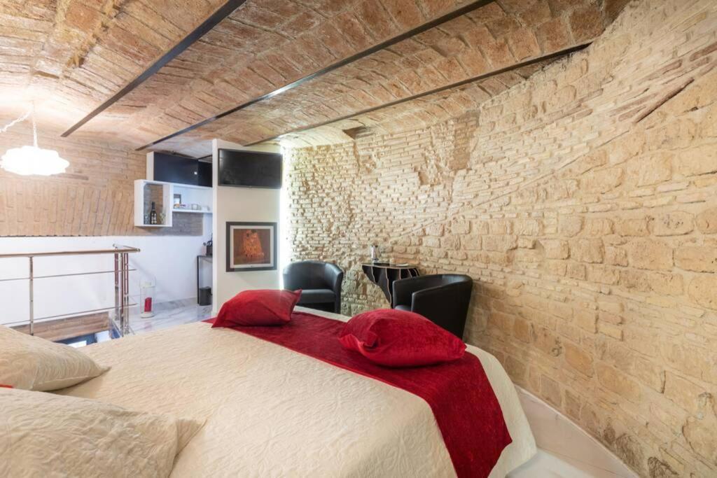 Apartment Colosseum Archeoloft In Historic Center Of *