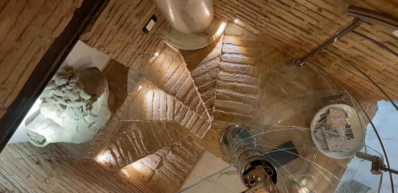 Apartment Colosseum Archeoloft In Historic Center Of Rome