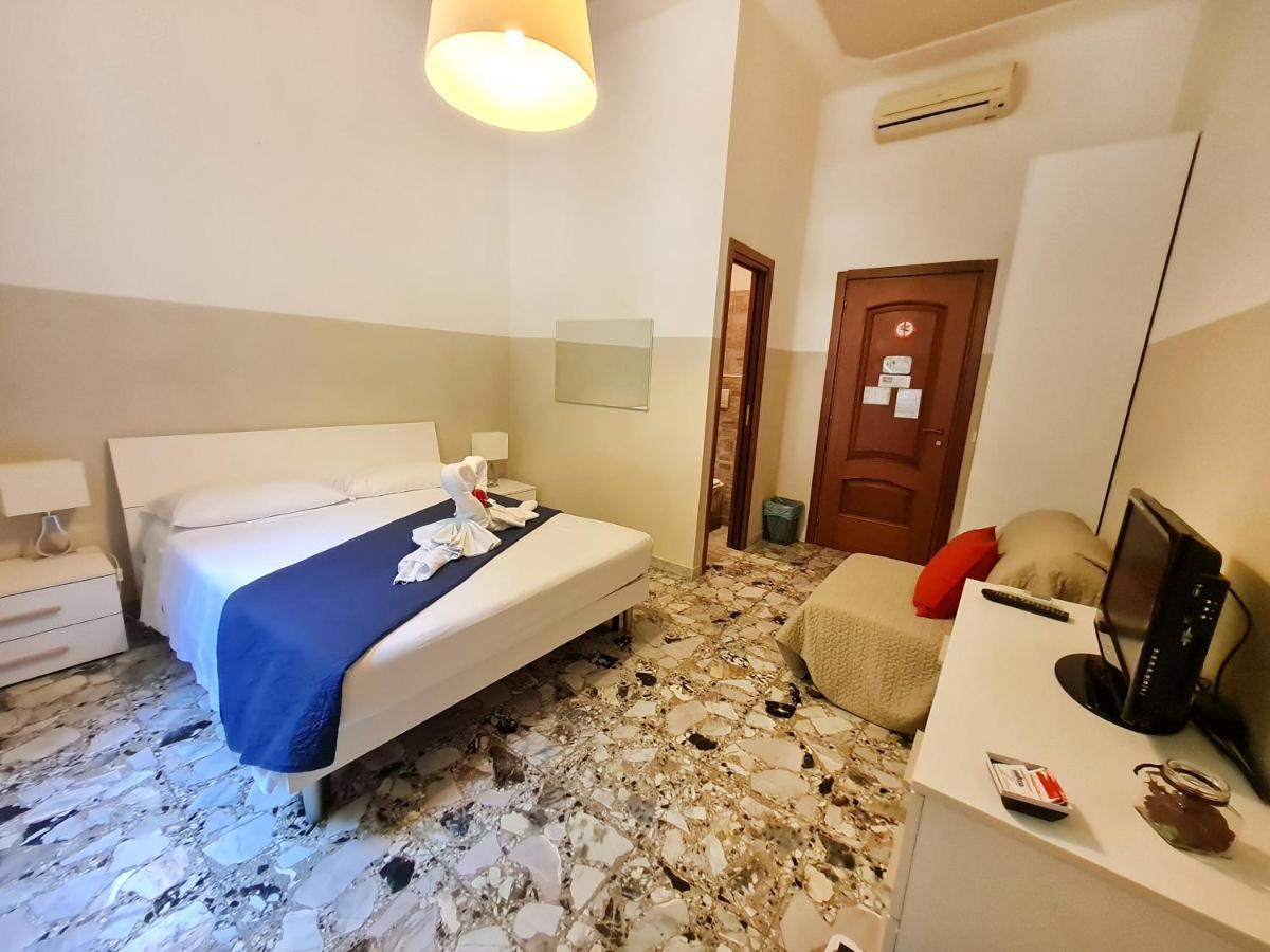 Sweet Life Guesthouse 3*