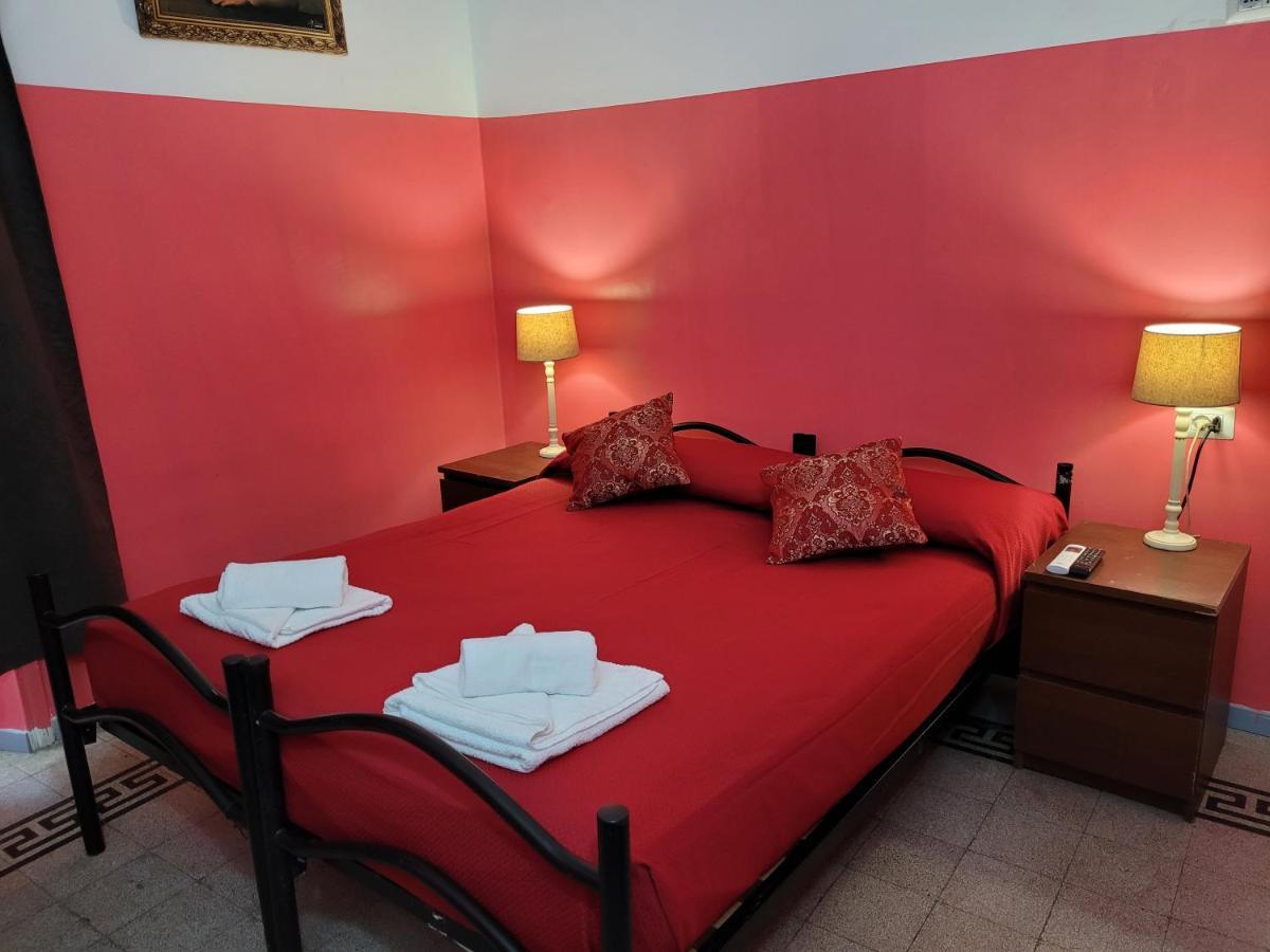 Relax On 247 Hostel *