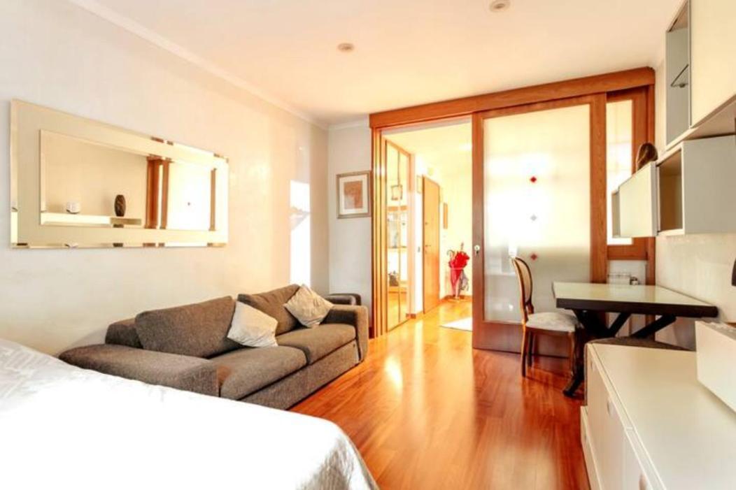 Via Ugo Betti Homestay *