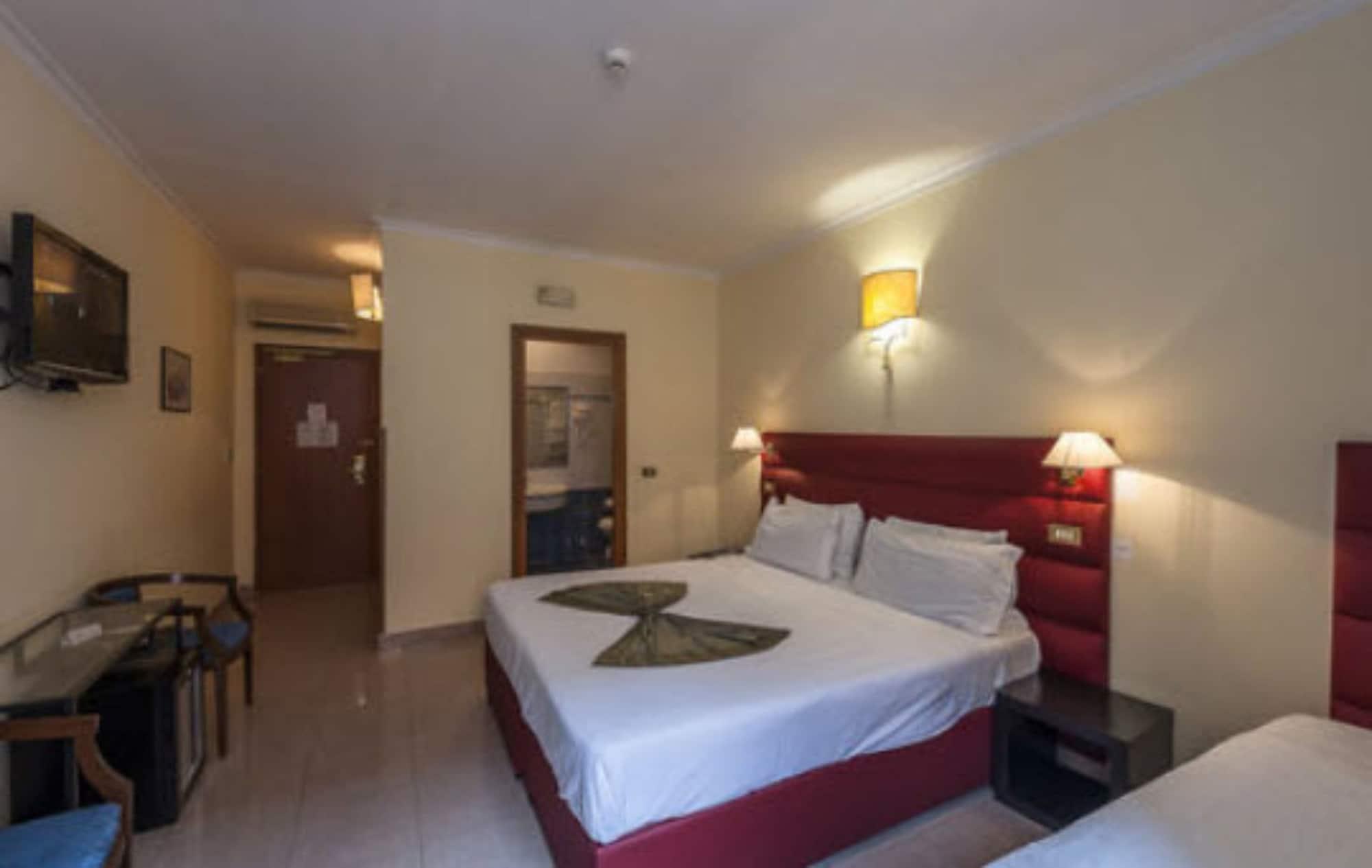 Hotel California Roma