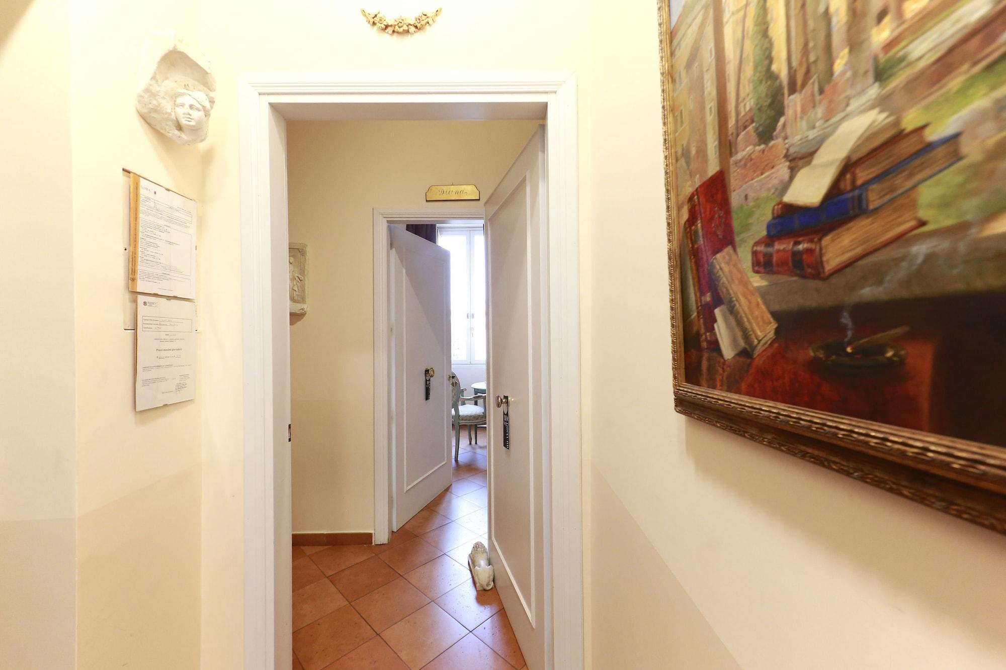 Residenza Gens Julia 2* Rome