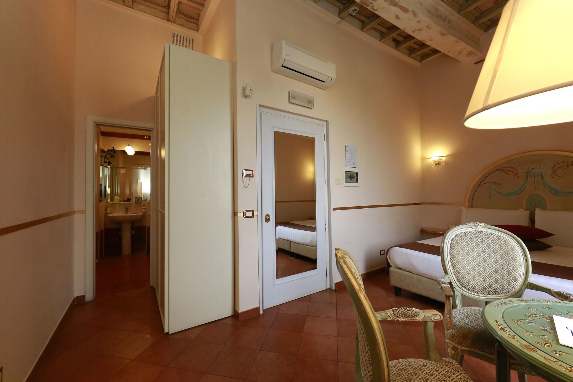 Residenza Gens Julia 2* Rome