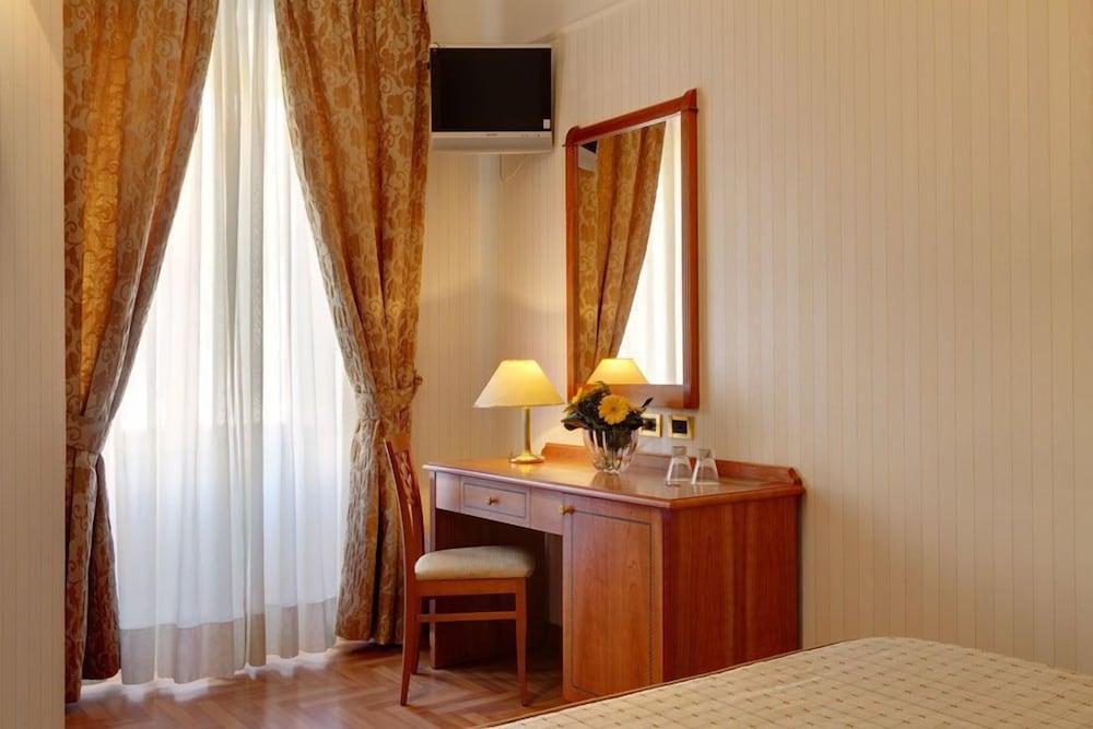 Residenza Romacentro Guest house Rome