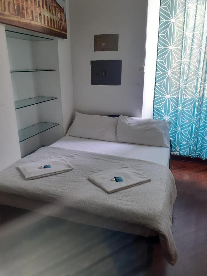 Hostel Happy