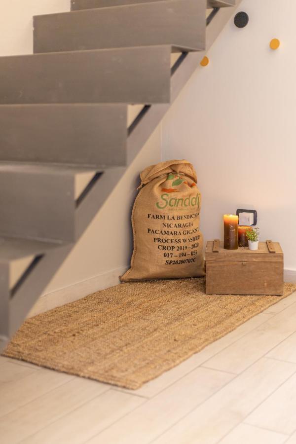 Melissa Stylish Loft At Vatican Museum Apartment